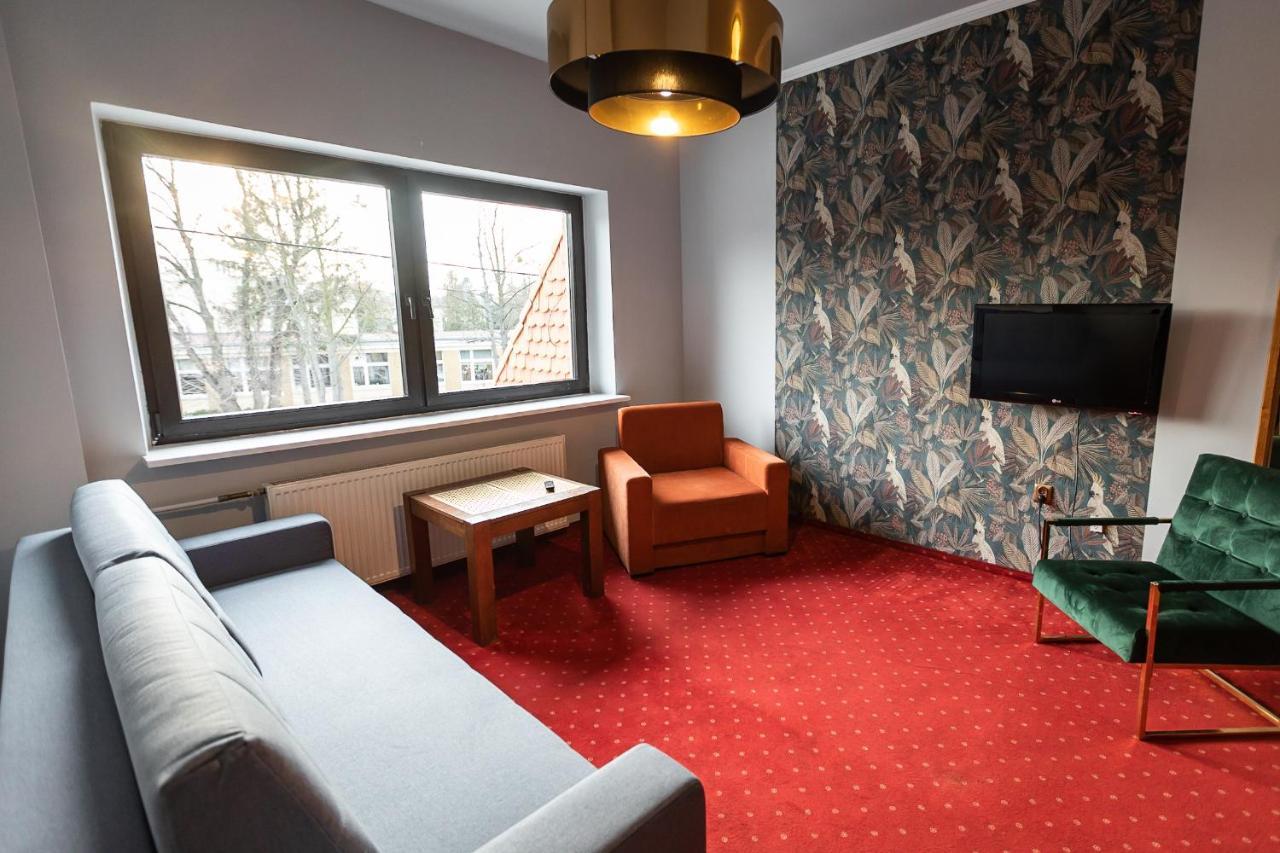 Hotel Podkowa Wrocław Exteriör bild