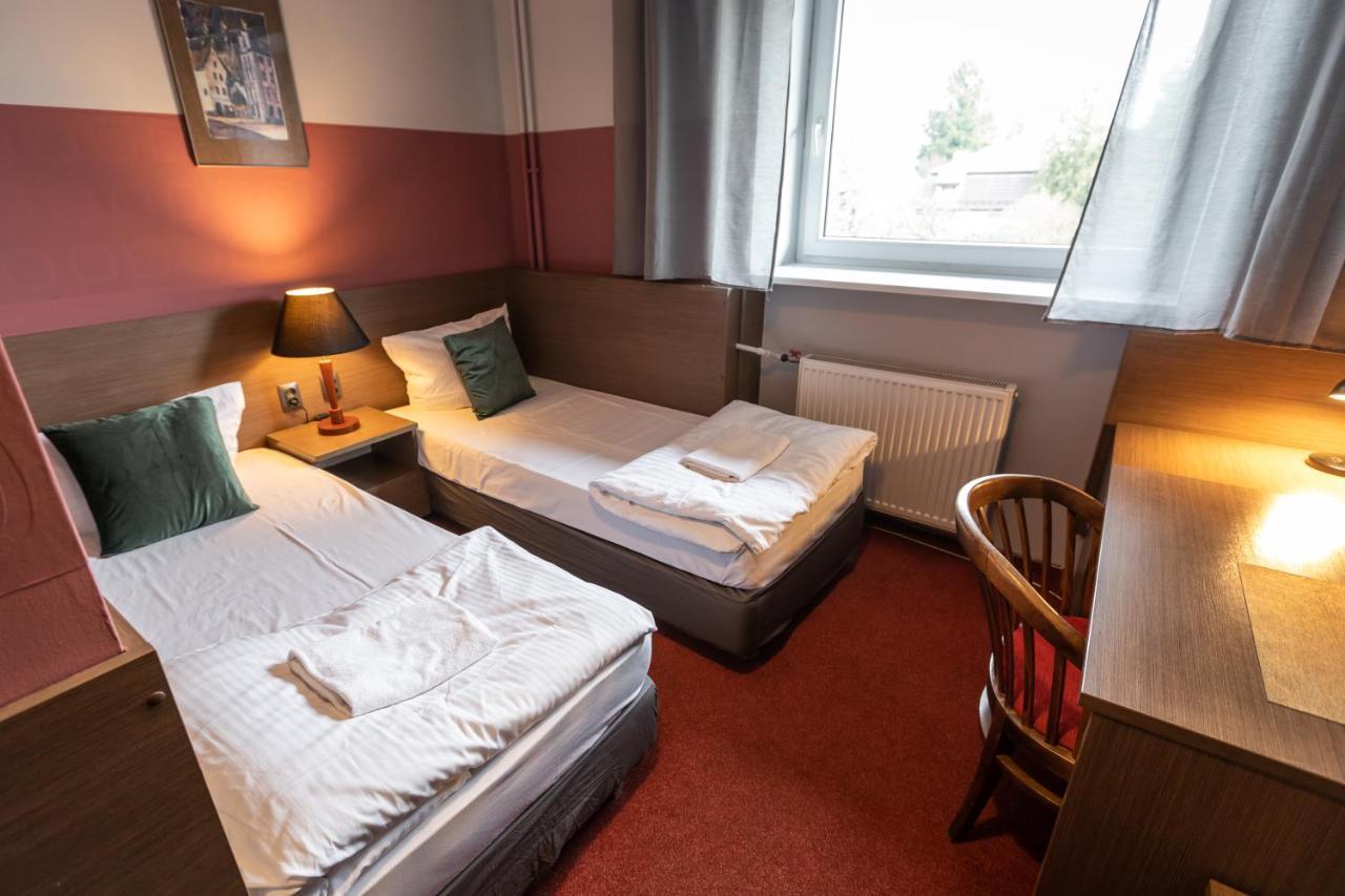 Hotel Podkowa Wrocław Exteriör bild