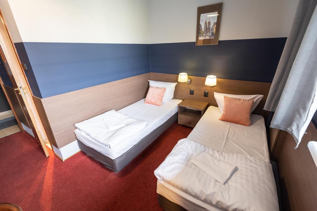 Hotel Podkowa Wrocław Exteriör bild