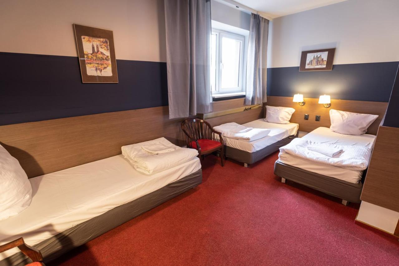 Hotel Podkowa Wrocław Exteriör bild
